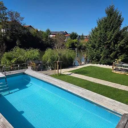 بيت للعطل River Ljubljanica