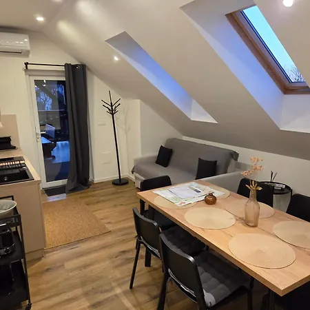 River Ljubljanica Feriehus *